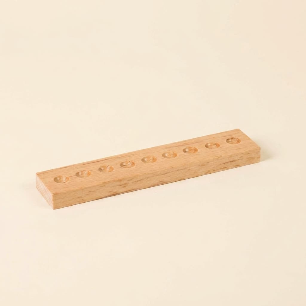 Buková tyčka s 9 otvormi - Montessori Material | Faborino